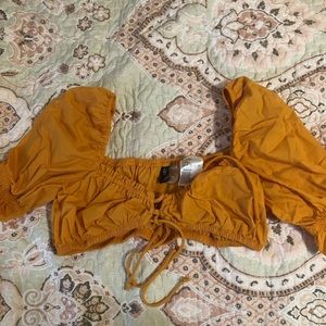 Orange cropped blouse 🧡